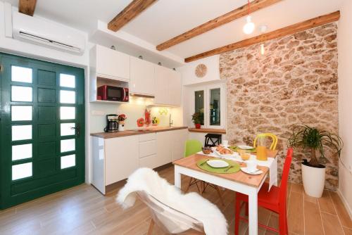 Holiday home Daniela - near beach - image 8