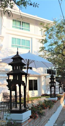 White Boutique Hotel and Spa in Chiang Mai