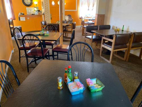 Dunes Inn Alamosa - image 9