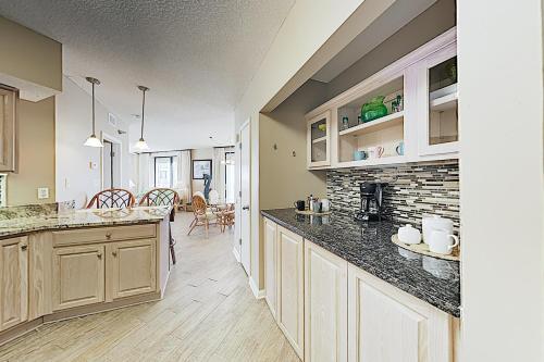 New Listing! Beachfront Corner Unit with Pools condo - image 7