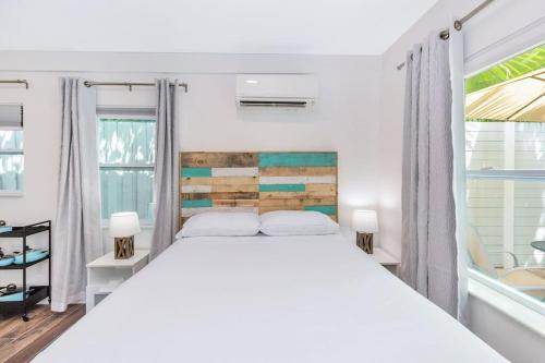 1757 A Relaxing Hideaway 1: 1.5 miles to Beach & Las Olas - image 3