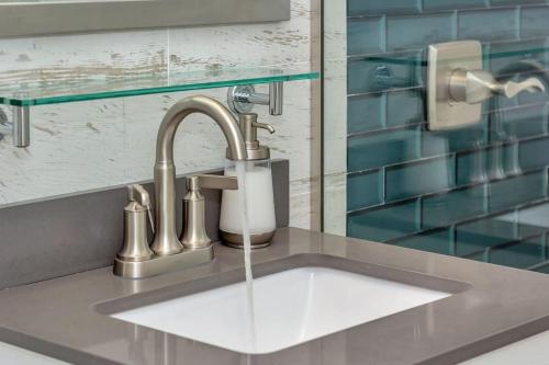 1757 A Relaxing Hideaway 1: 1.5 miles to Beach & Las Olas - image 8