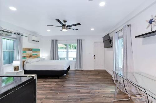 1757 A Relaxing Hideaway 1: 1.5 miles to Beach & Las Olas - image 10