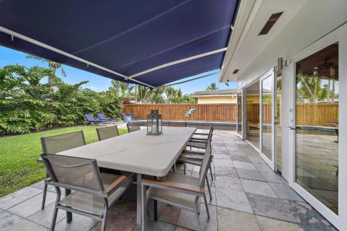Upscale Modern Beach Home with Saltwater Pool home - image 5