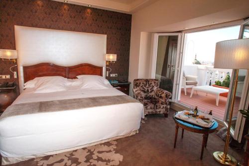 Superior Double Room with Terrace - The Wellington Club