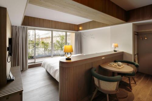 room detail thumbnail 1