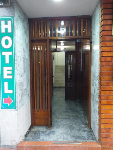 ทางเข้า, Hotel Plata in ชาพิเนโร (เขตการค้า ที่พักอาศัย)