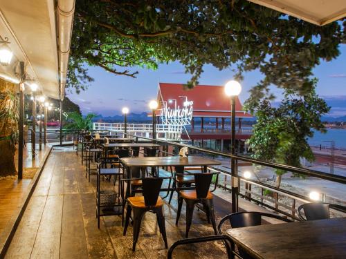 Restaurant, Fortune View Khong Hotel Nakhon Phanom near Paya Sri Satta Nakarat