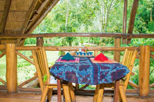 Restaurace, Kibale Forest Camp by NATURE LODGES LTD in Kyenjojo