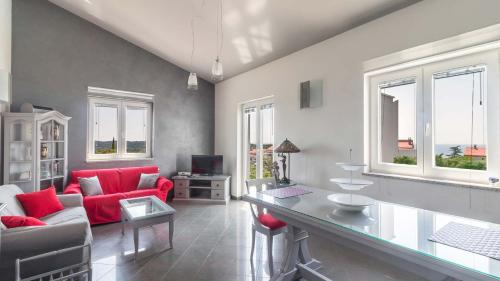 Luxury villa Nicol with pool and sea view 300m from the beach in Pješčana Uvala