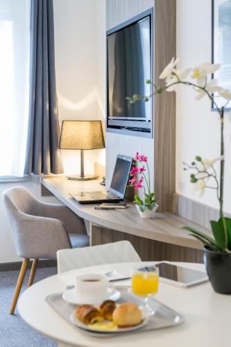 Nemea Appart Hotel Elypseo Strasbourg Port - Tap to explore photos