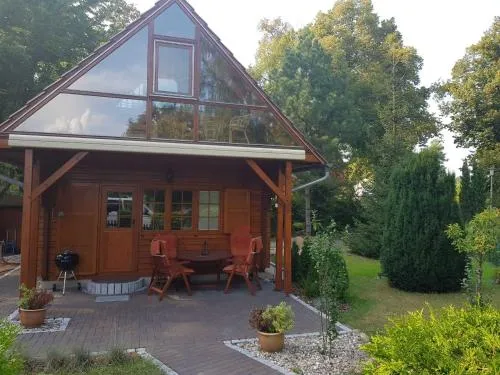 Blockhaus Canow mit Fahrrädern in Canow, Deutschland