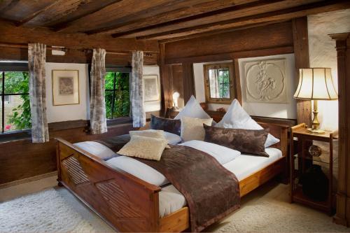 1 queen bed