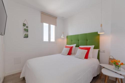 YupiHome First Line Apartment