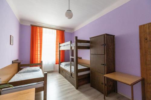 Triple room, shared bathroom, 3 beds