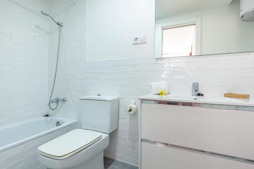 Apartamento luminoso y acogedor en Sevilla. A/C. - image 9