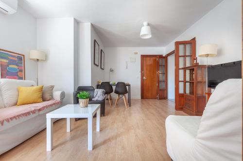 Apartamento luminoso y acogedor en Sevilla. A/C. - image 11