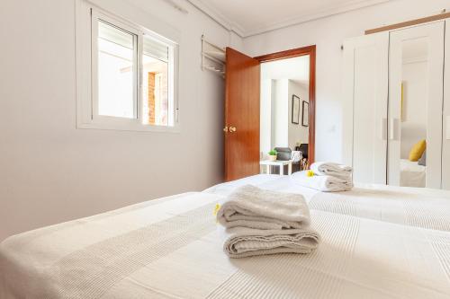 Apartamento luminoso y acogedor en Sevilla. A/C. - main image