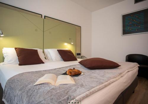 1 queen bed