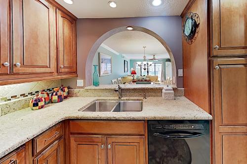 Oceanfront Community with Pool Walk to Beach! condo - image 5