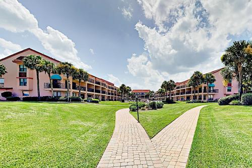 Oceanfront Community with Pool Walk to Beach! condo - image 9