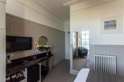 27 The Terrace - image 5