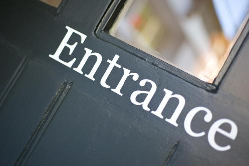 Henry's, 27 The Terrace – St. Ives