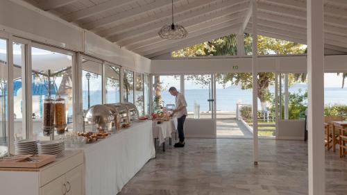 Vournelis Hotel - image 14