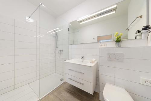 2 bedrooms, 3 beds
