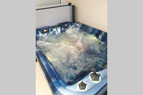 Hot tub, AU BONHEUR DE PINPIN in Les Abymes