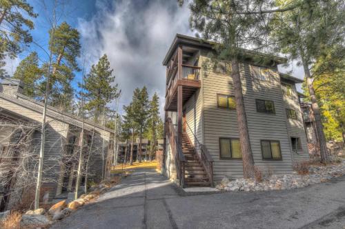 Brockway Springs Quarters - image 9