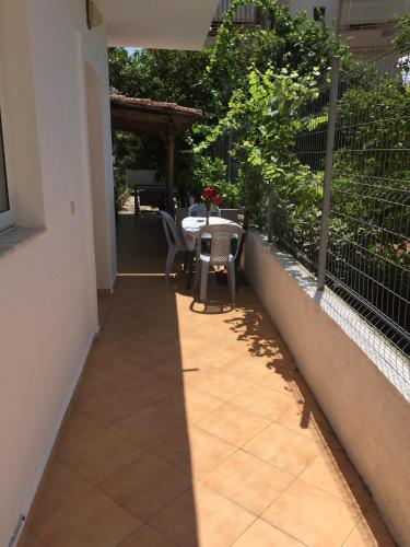 Vaso Apts - image 3