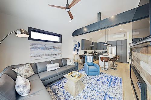 Brand-New Home with Private Hot Tub Walk to Lift! home - image 2