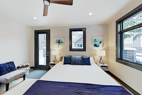 Brand-New Home with Private Hot Tub Walk to Lift! home - image 9