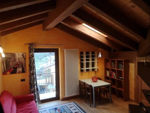  Aosta, Mansarda con SPLENDIDA VISTA sulle montagne in Aosta
