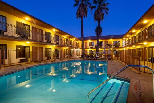 Studio City Court Yard Hotel, Los Ángeles