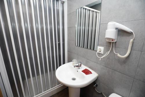 Double Room (2 Adults + 1 Child )