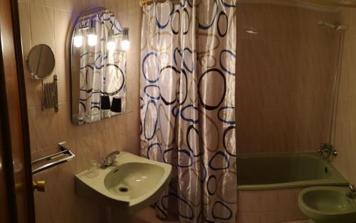 Hostal Campoamor - image 9