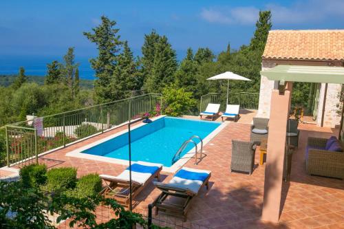  Manganos Villa Sleeps 5 Pool Air Con WiFi in Mánganos