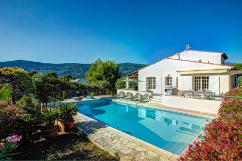 Peymeinade Villa Sleeps 14 Pool WiFi - Location, gîte ...