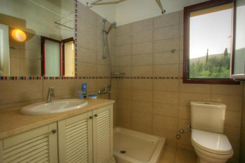  Fiskardo Villa Sleeps 4 Pool Air Con WiFi in Fiskardo