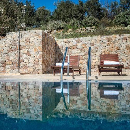  Tsikalaria Villa Sleeps 4 in Tsikalariá