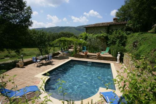  Col di Morro Villa Sleeps 8 Pool WiFi, Pension in Pierle