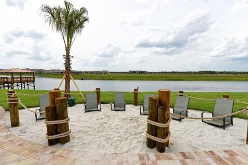 NEW SPECIAL OFFER!!! THE MIRROR - Amazing Condo (5 Min Disney And Outlets) At Storey Lake Resort