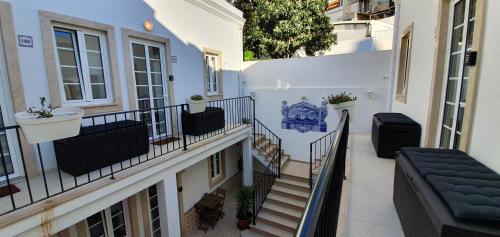 BmyT - The Villa, Lisabon
