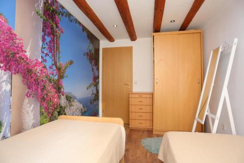 Apartments by the sea Makarska - 17903