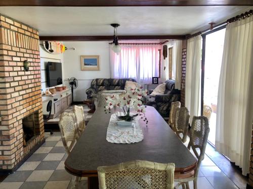 Quatro Ilhas Beach Hostel in Bombinhas