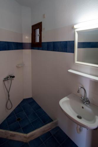 Deluxe Double Room image 2