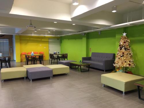 Shared lounge/TV area, 客旅家青年旅館 Travelers Plus in Chiayi