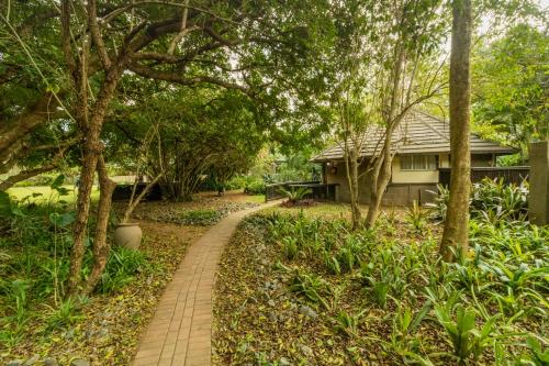 Emdoneni Lodge with Cheetah Project & Spa